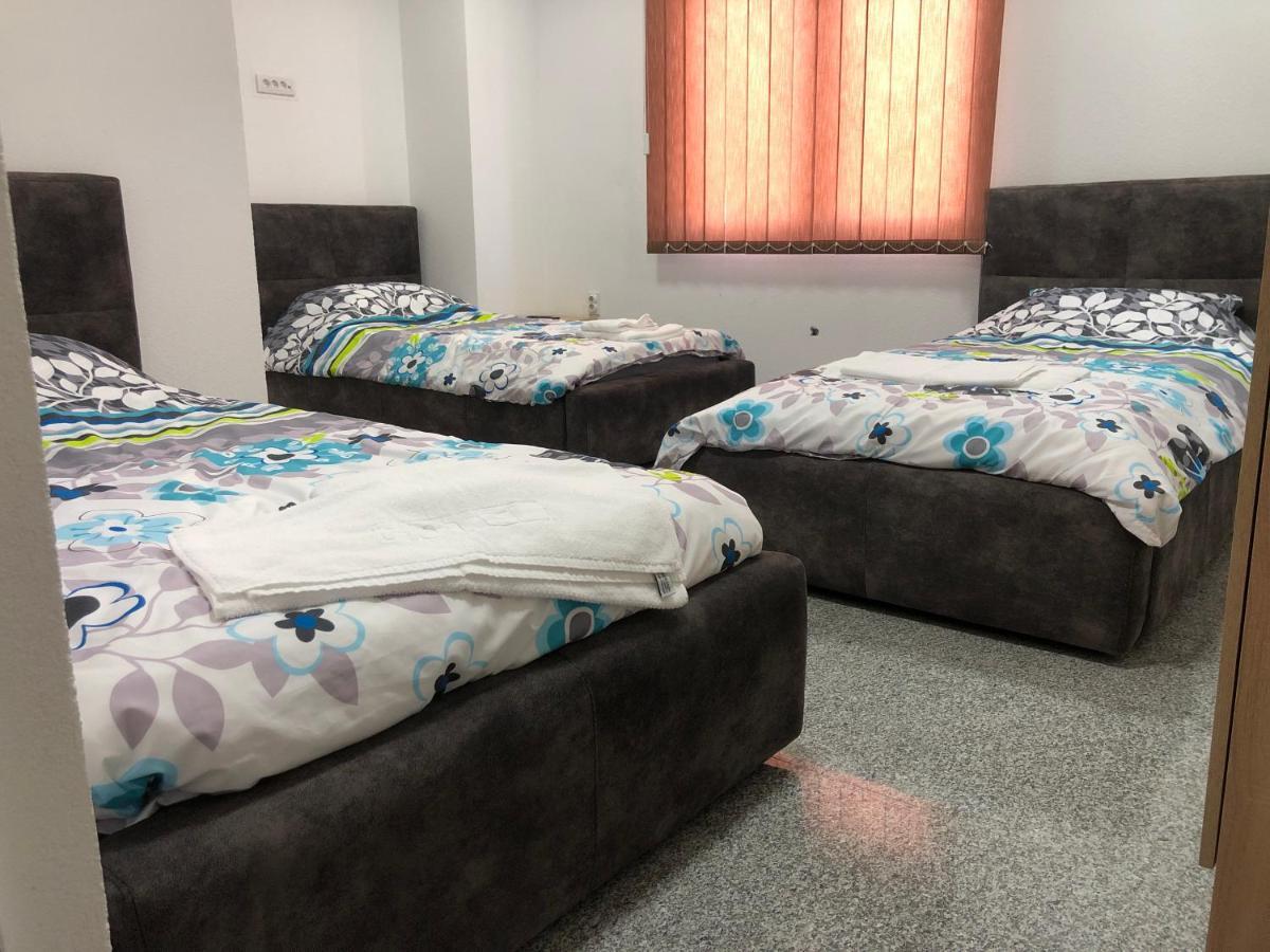 Binta Hostel Vranje Exterior photo